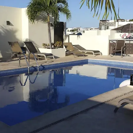 Luxury 2 Level Penthouse With 2 Bedroom - Only 3 Blocks From The Beach - Meridian 310