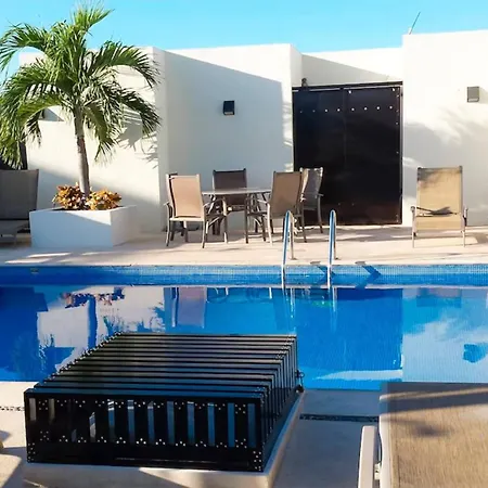 Luxury 2 Level Penthouse With 2 Bedroom - Only 3 Blocks From The Beach - Meridian 310