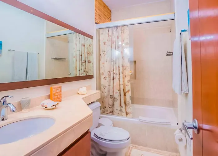 Penthouse 2Br Private Jacuzzi - 3 Blocks To Beach